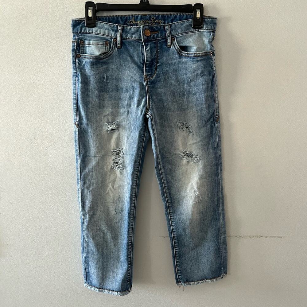American Rag Jeans Women's 5 Denim Capri Crop Distressed Raw Hem Medium Wash